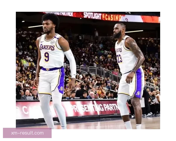 詹姆斯珍惜与布朗尼父子连线展现顶级投篮天赋